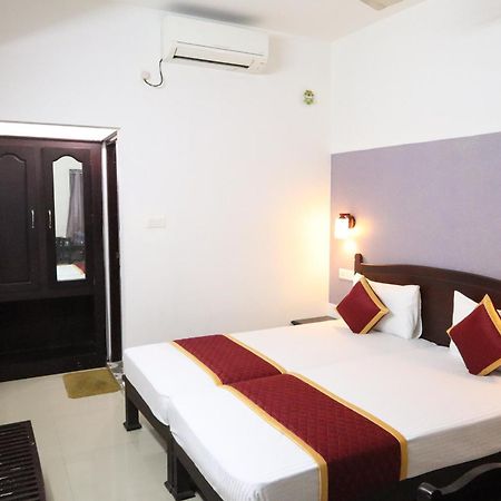 Shanthi Residency Pathanamthitta Екстер'єр фото