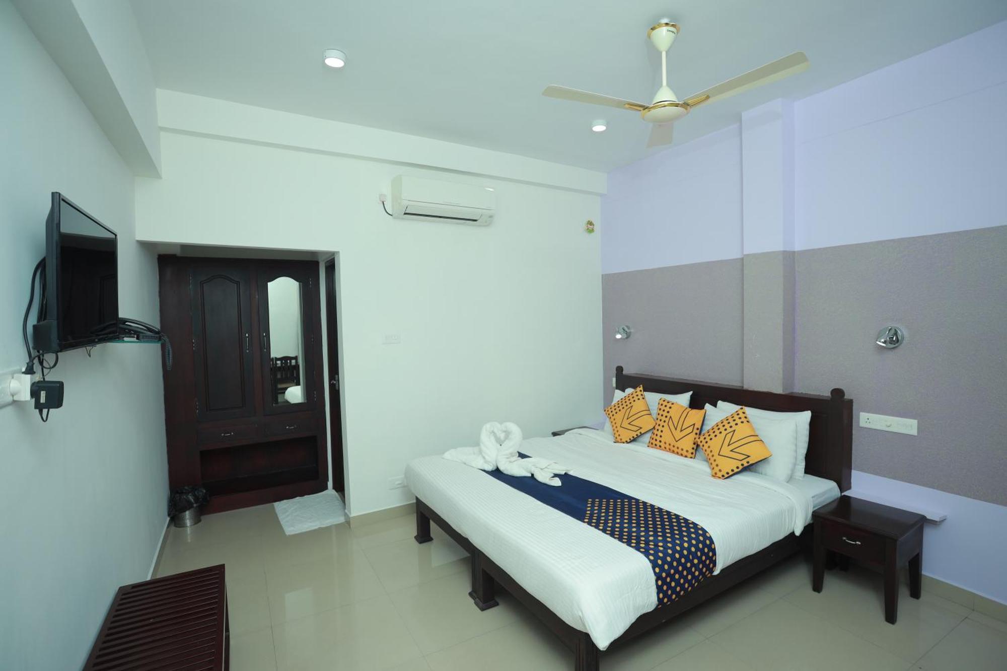 Shanthi Residency Pathanamthitta Екстер'єр фото