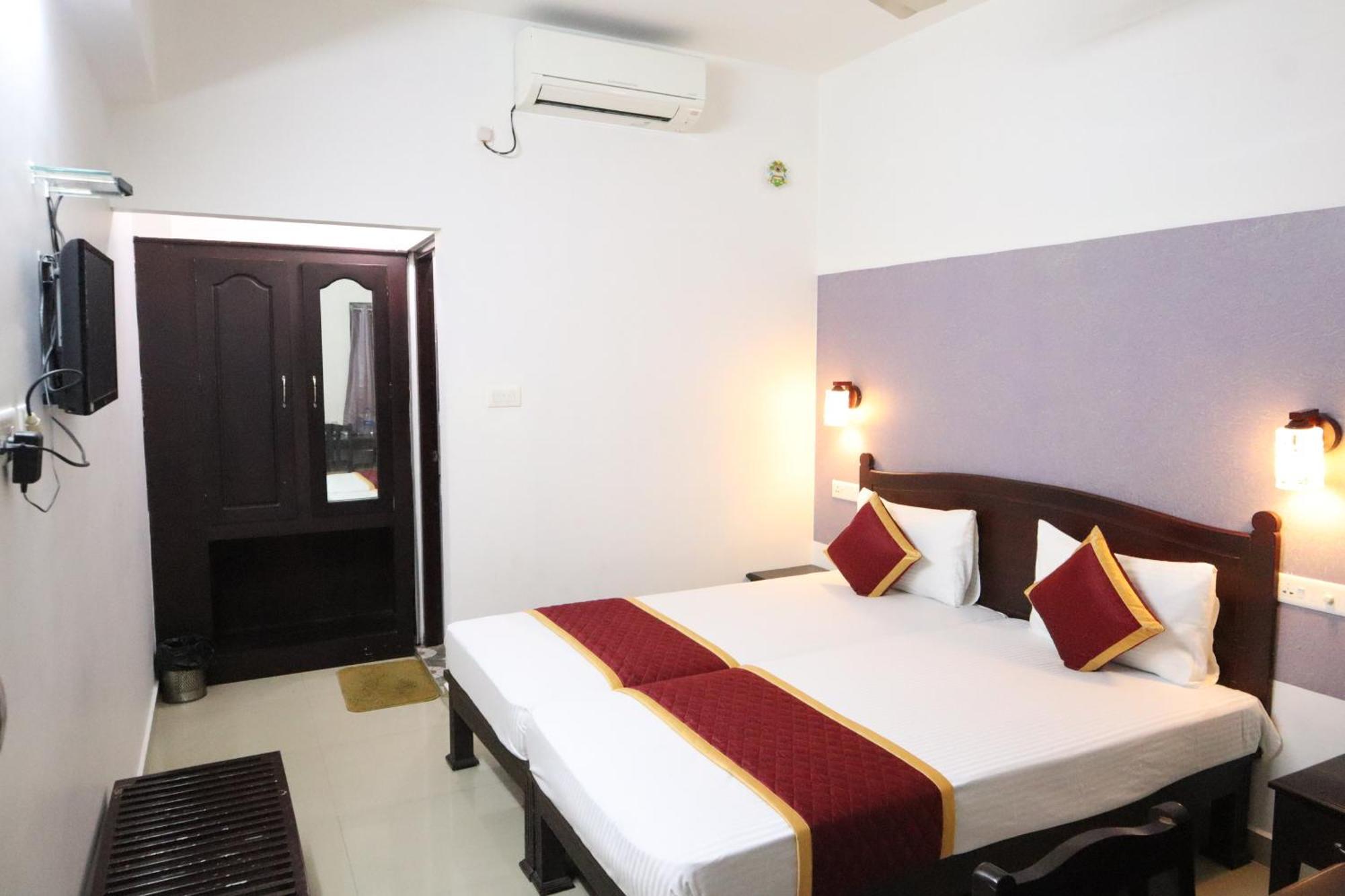 Shanthi Residency Pathanamthitta Екстер'єр фото